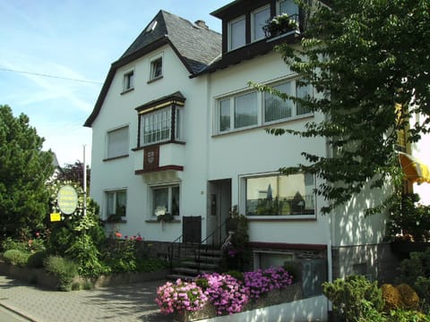 Property building, Patio, Garden, Balcony/Terrace