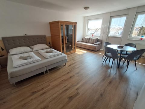 Bed, Living room, Photo of the whole room, Seating area, Dining area, Bedroom