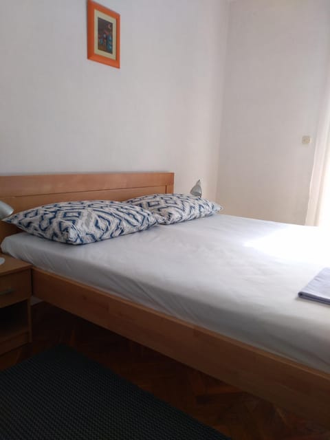 Room Rade Bed and Breakfast in Stari Grad