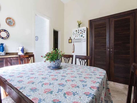 Coffee/tea facilities, Dining area