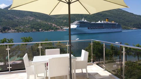 Day, Balcony/Terrace