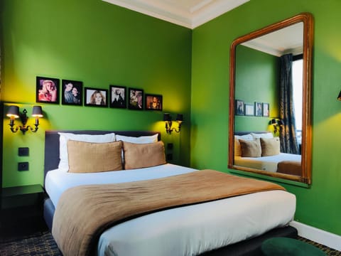 Bed, Decorative detail, Bedroom