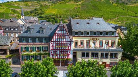 Mosel-Landhaus Hotel Oster Bed and Breakfast in Ediger-Eller