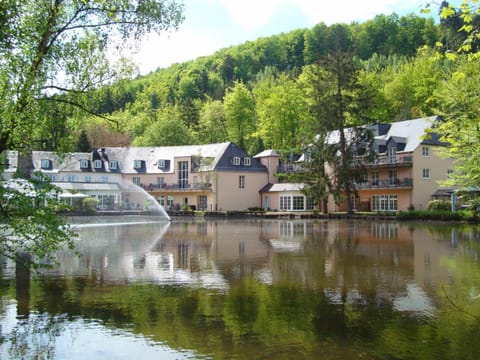 Property building, Day