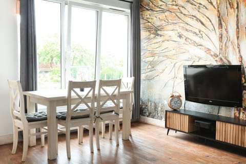 TV and multimedia, Seating area