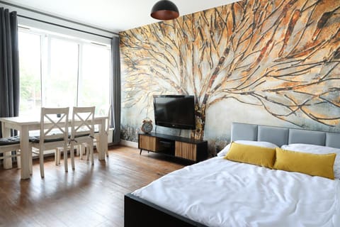 Communal lounge/ TV room, Bed, TV and multimedia