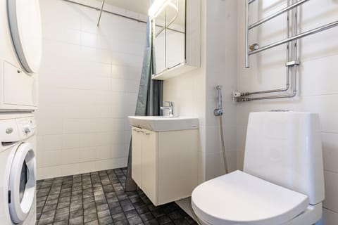 Shower, Bathroom, towels, laundry, washing machine, dryer