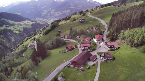 Off site, Neighbourhood