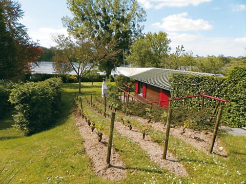 Chalet Loire proche Sancerre Chalet in Centre-Val de Loire
