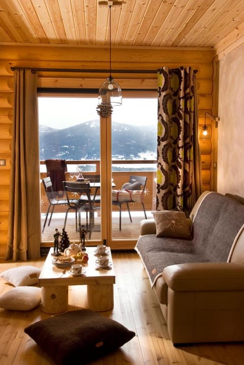 Natural landscape, View (from property/room), Balcony/Terrace, Living room, Seating area