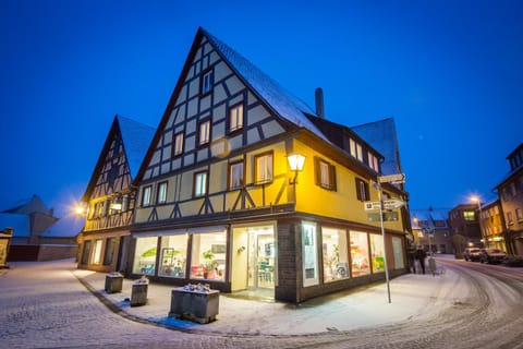 Property building, Restaurant/places to eat, Facade/entrance, Winter, On-site shops, On site, Sunset, pet friendly