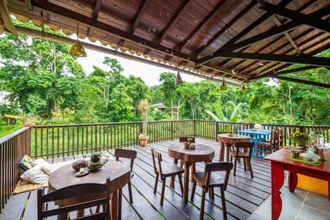 Restaurant/places to eat, Balcony/Terrace