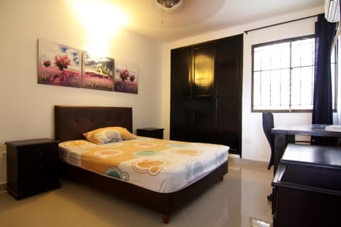 Bed, Photo of the whole room, Decorative detail