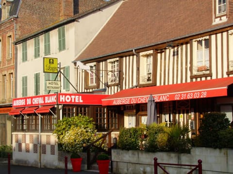 Restaurant/places to eat, Facade/entrance, Pets