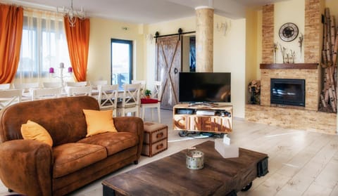 Communal lounge/ TV room, Seating area