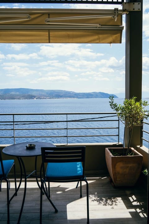 Natural landscape, View (from property/room), Balcony/Terrace, Seating area, Sea view