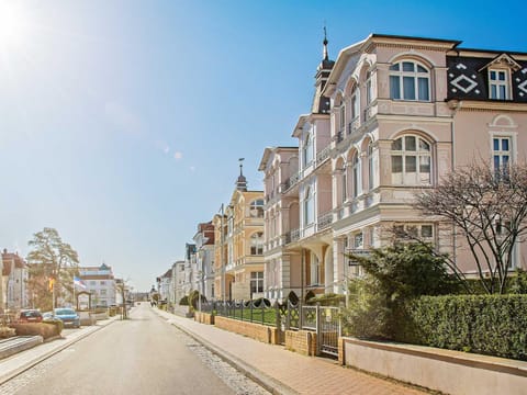 Property building, Day, Neighbourhood, City view, Street view, Location