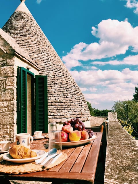 Facade/entrance, Balcony/Terrace, Balcony/Terrace, Food and drinks, Food and drinks, Bedroom, Garden view, Garden view, Landmark view, Landmark view, Italian breakfast