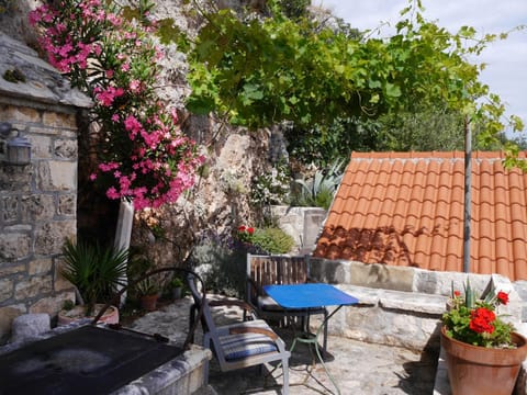 BBQ facilities, Balcony/Terrace, Mountain view, Sea view