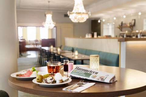 Restaurant/places to eat, Coffee/tea facilities, Breakfast, Continental breakfast, Buffet breakfast