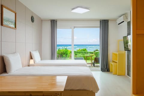 Bed, View (from property/room), Bedroom, Sea view