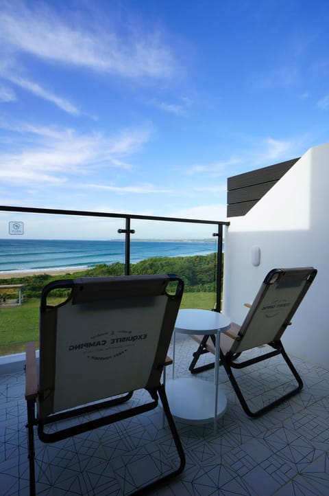 Patio, Natural landscape, View (from property/room), Balcony/Terrace, Beach, Sea view, sunbed