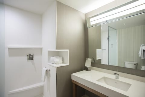 Shower, Bathroom, towels