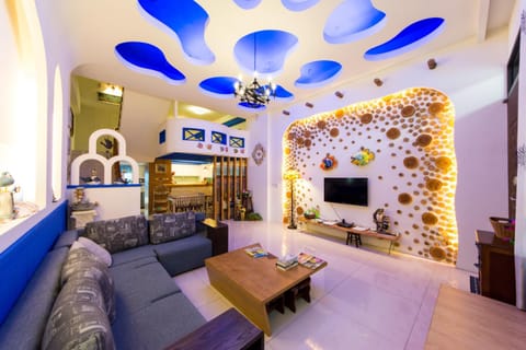 Communal lounge/ TV room, Living room, Lobby or reception