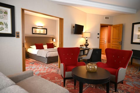 Bed, Living room, Photo of the whole room, Bedroom