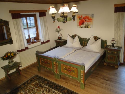 Bed, Photo of the whole room, Decorative detail