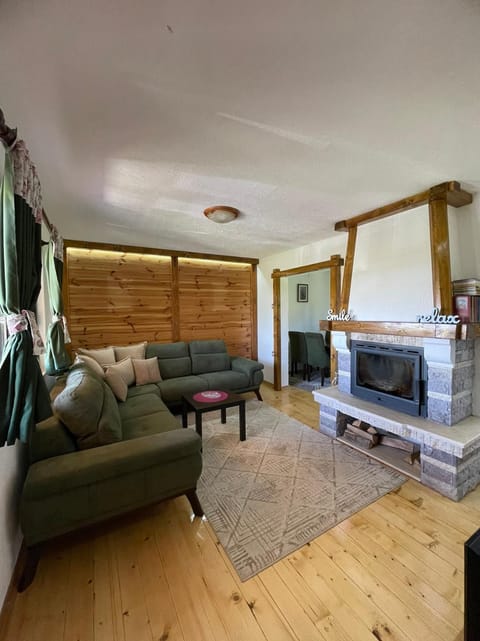 Eco Village Highlander Farm Stay in Montenegro