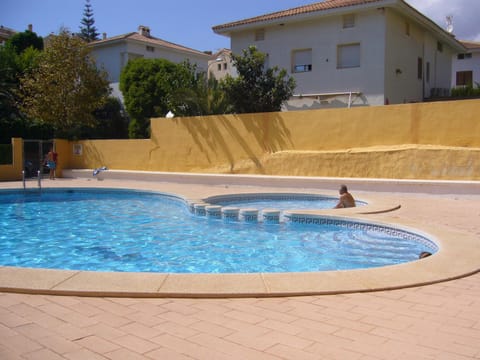 Swimming pool, Swimming pool