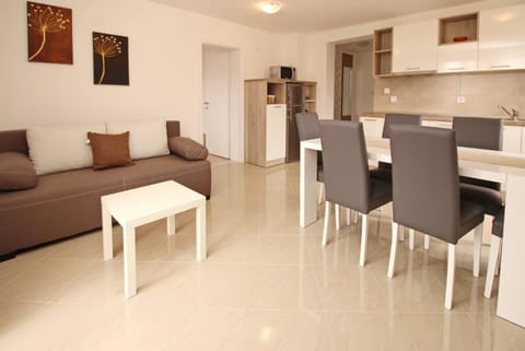 Apartments Gorica 2 Bed and Breakfast in Lika-Senj County