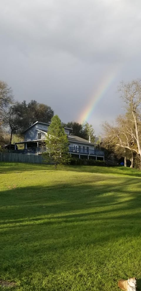 Charming Downstairs Unit Apartment in Oakhurst