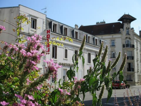 Property building, Day