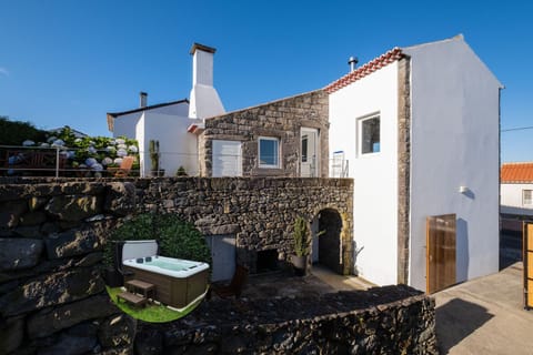 Property building, Hot Tub