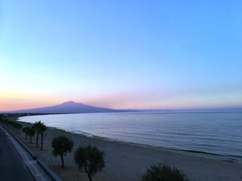On site, Landmark view, Sea view, Street view, Sunset