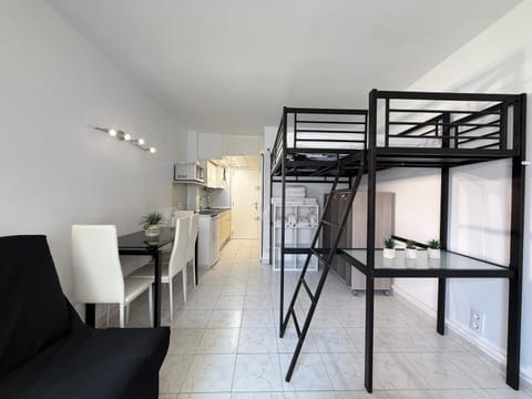Bed, Kitchen or kitchenette, Photo of the whole room