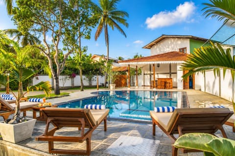 Property building, Spring, Day, Natural landscape, Garden, Garden view, Pool view, Swimming pool, sunbed