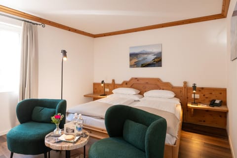Bed, Photo of the whole room, Seating area