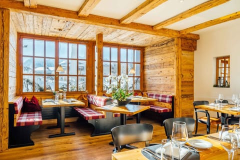 Restaurant/places to eat, Restaurant/places to eat