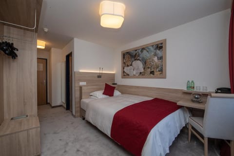 Coffee/tea facilities, Decorative detail, Bedroom