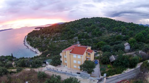 Nearby landmark, Natural landscape, Beach