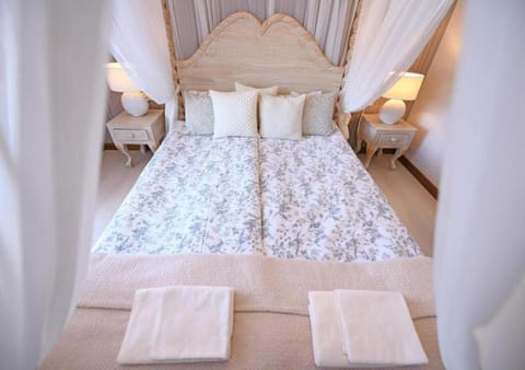 Bed, View (from property/room), View (from property/room), Other, Other, Other, Photo of the whole room, Bedroom, furniture, furniture, furniture, towels