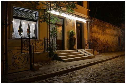 Facade/entrance