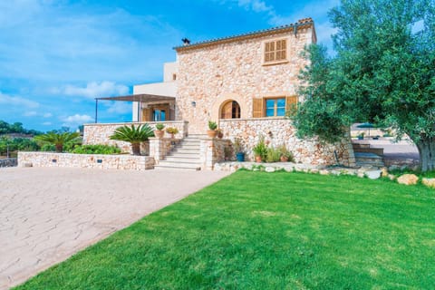 Facade/entrance, Garden