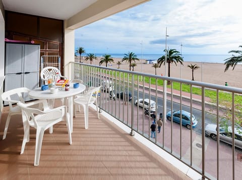 Balcony/Terrace, Dining area, Sea view, Street view