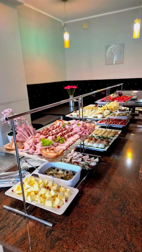 Food and drinks, Food, Buffet breakfast