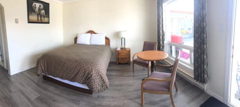 Century Motel Motel in Cornwall