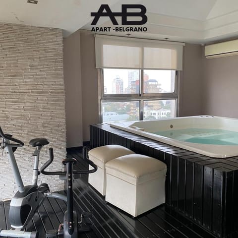 Hot Tub, Lounge or bar